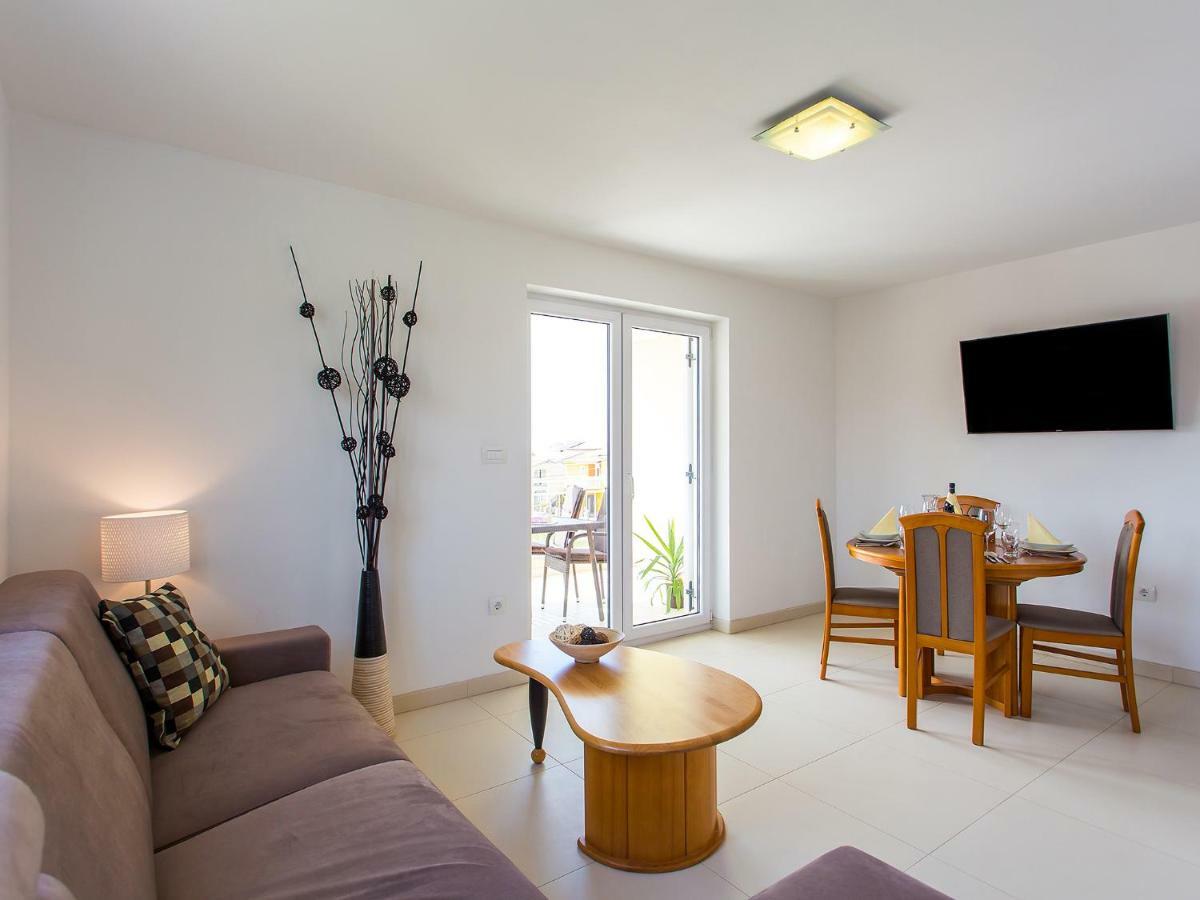 Apartment Maestral Porec Esterno foto