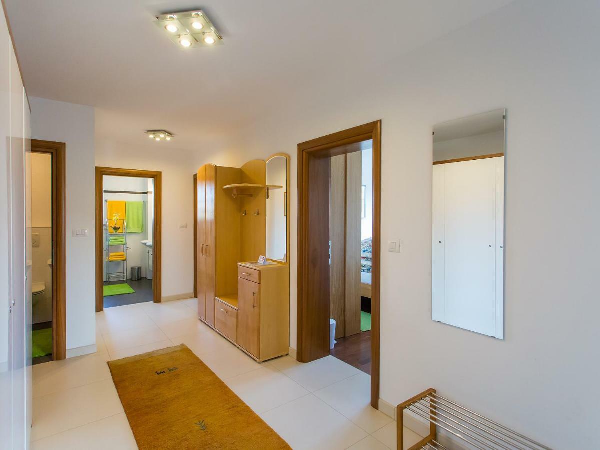 Apartment Maestral Porec Esterno foto