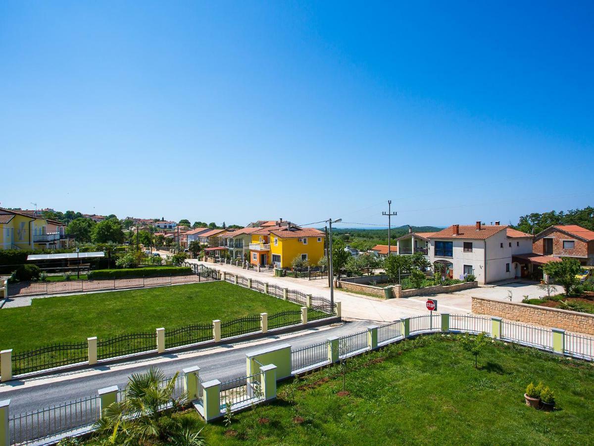 Apartment Maestral Porec Esterno foto